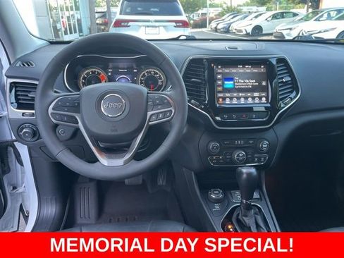 Used 2021 Jeep Cherokee Limited w/ Trailer Tow Group AWD/4WD image 18