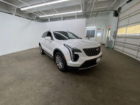 Used 2020 Cadillac XT4 Premium Luxury w/ Driver Awareness Package image 8