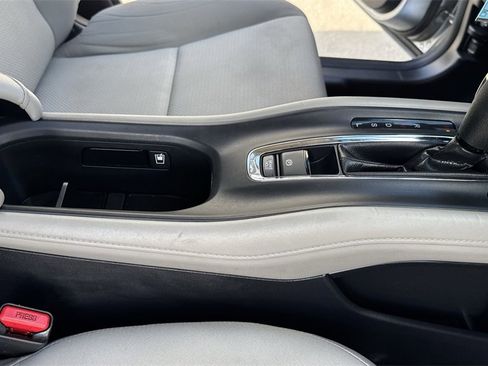 Used 2020 Honda HR-V LX image 39