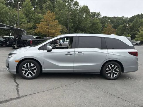 Used 2025 Honda Odyssey EX-L image 10