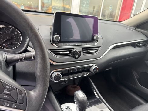 Used 2021 Nissan Altima 2.5 SV image 11