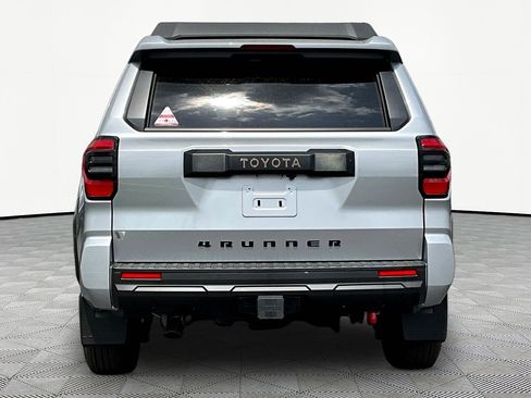 New 2026 Toyota 4Runner SR5 AWD/4WD image 5
