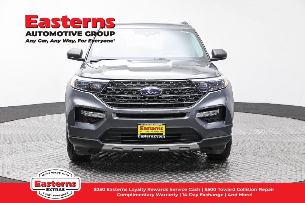 Used 2023 Ford Explorer XLT w/ Equipment Group 202A AWD/4WD image 3