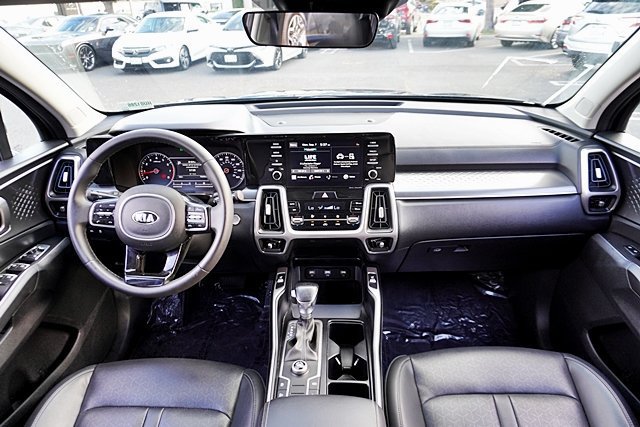 Used 2021 Kia Sorento S FWD image 32