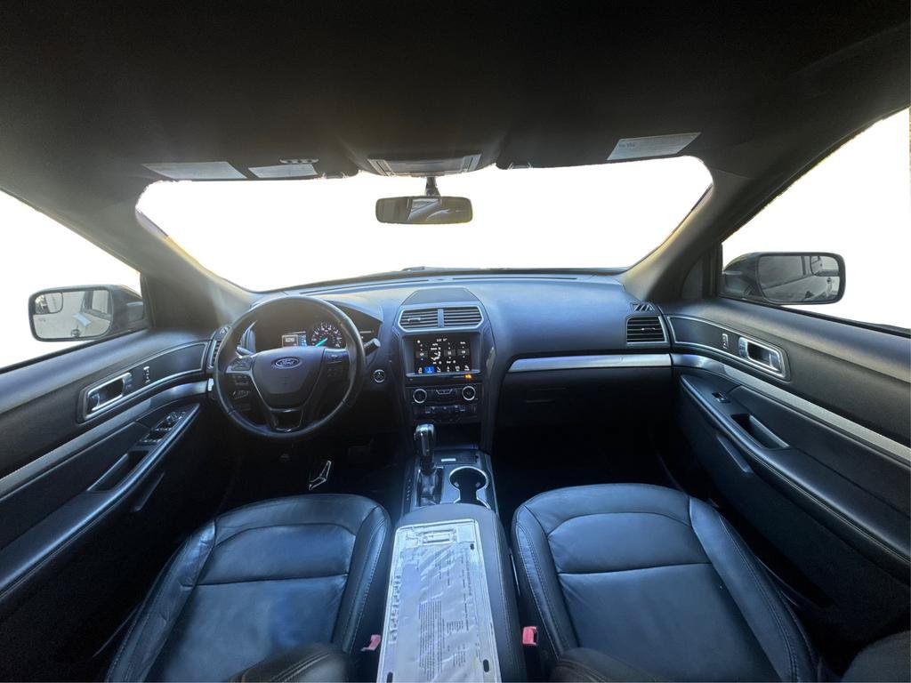 Used 2018 Ford Explorer XLT w/ Equipment Group 202A FWD image 24