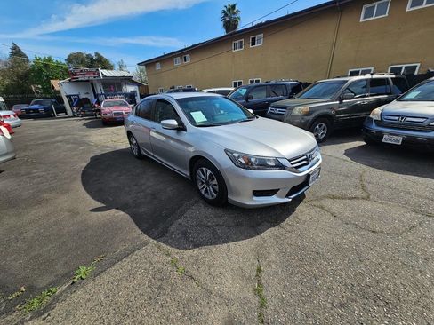 Used 2013 Honda Accord LX image 3