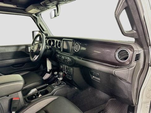Used 2021 Jeep Wrangler Unlimited Sahara AWD/4WD image 19