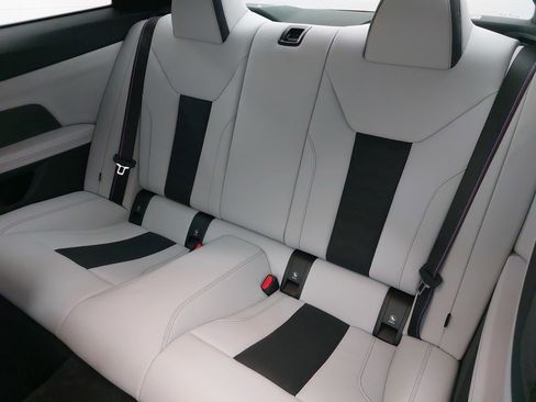 Used 2022 BMW M4 Coupe RWD image 13