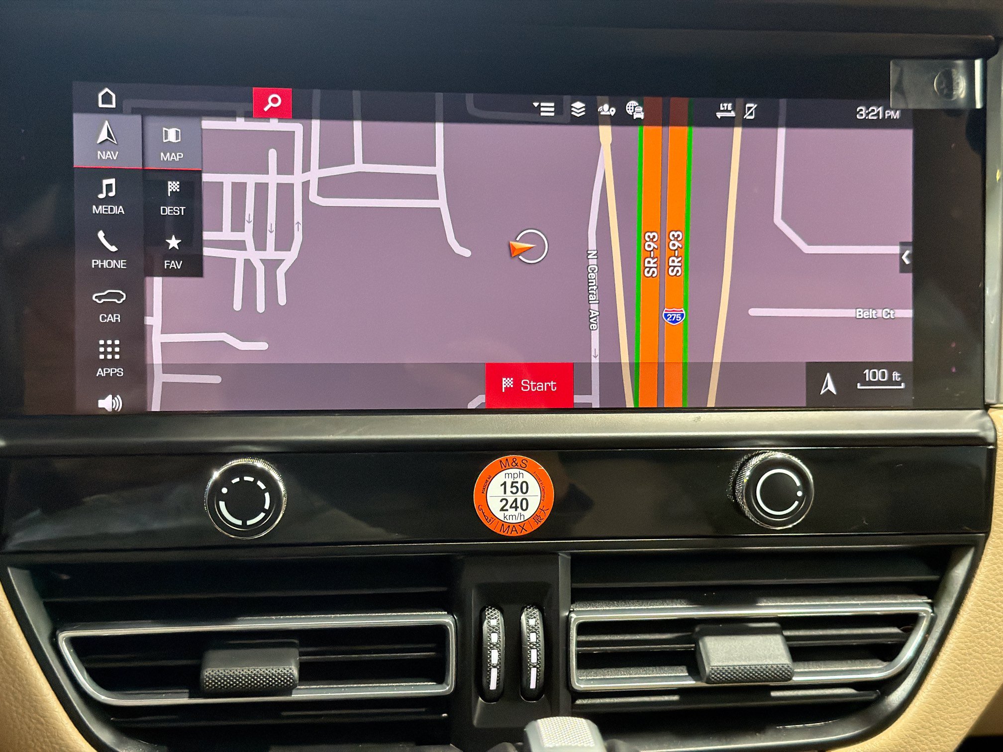 Certified 2026 Porsche Macan AWD/4WD image 30