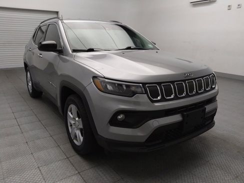 Used 2022 Jeep Compass Latitude FWD image 13