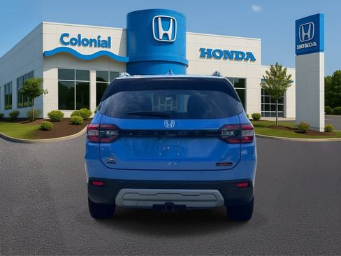 Used 2025 Honda Pilot TrailSport image 5