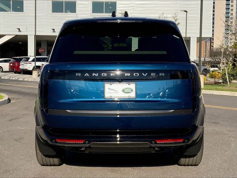 New 2025 Land Rover Range Rover SE image 4