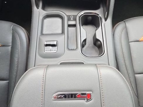 Used 2025 GMC Sierra 3500 AT4 w/ Technology Package AWD/4WD image 41