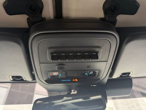 Used 2025 Ford Bronco Badlands image 42