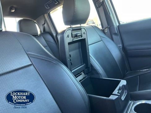 Used 2018 Toyota Tacoma TRD Sport w/ Technology Package image 40