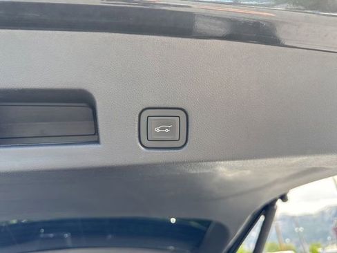 Used 2024 Chevrolet Traverse Z71 w/ Enhanced Driving Package AWD/4WD image 13