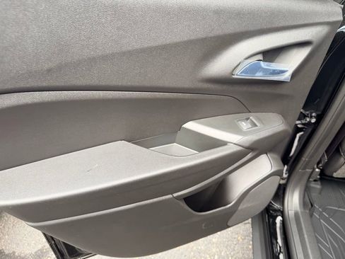 New 2026 Chevrolet Trax RS w/ Sunroof Package FWD image 33