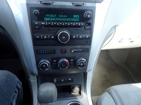 Used 2012 Chevrolet Traverse LT image 20