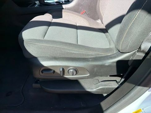 Used 2021 Chevrolet Traverse LT AWD/4WD image 16