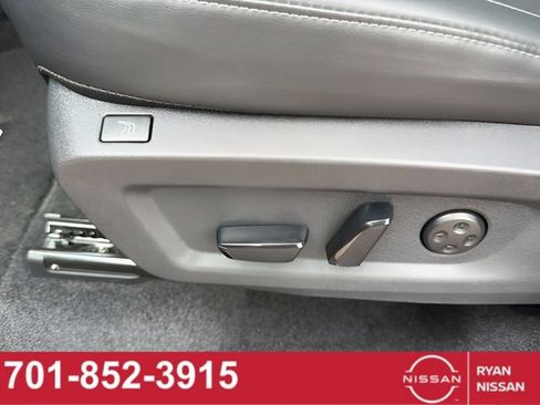 Certified 2025 Nissan Murano Platinum w/ Cargo Package AWD/4WD image 28