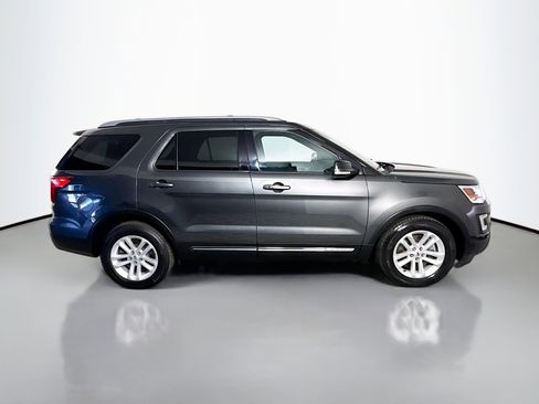 Used 2017 Ford Explorer XLT w/ Equipment Group 202A image 11