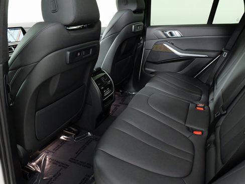 Used 2022 BMW X5 xDrive40i w/ Parking Assistance Package image 35