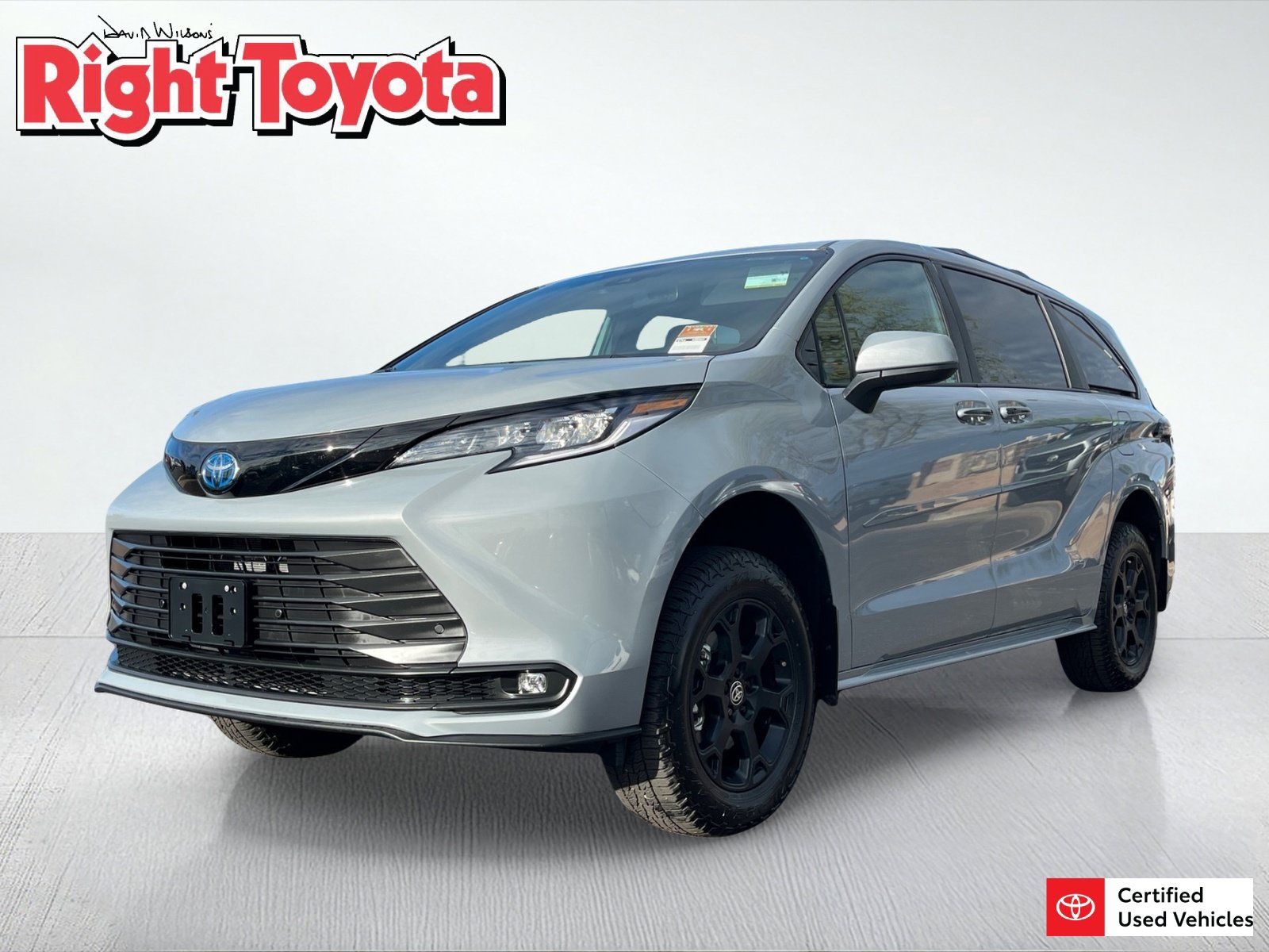Certified 2025 Toyota Sienna XLE Woodland Edition AWD/4WD image 1