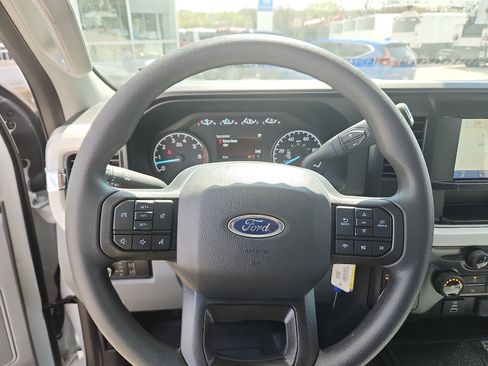 New 2026 Ford F250 XL w/ XL Driver Assist Package AWD/4WD image 14