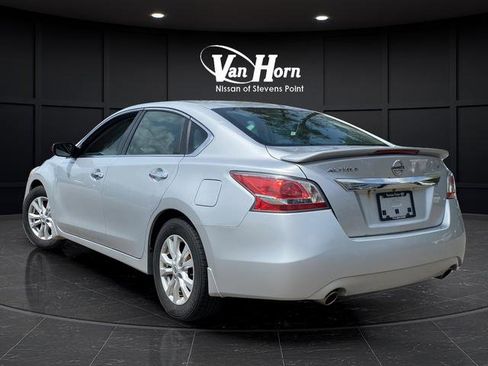 Used 2015 Nissan Altima 2.5 S w/ Sport Value Package FWD image 5
