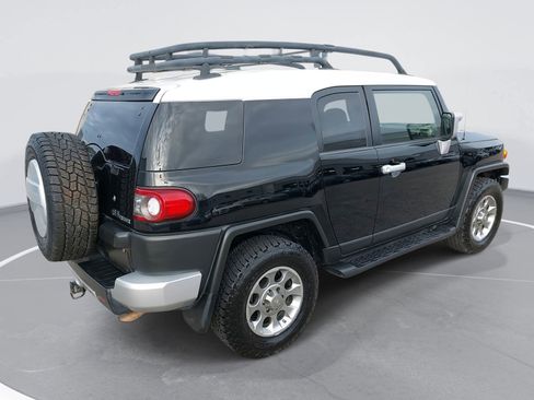 Used 2012 Toyota FJ Cruiser SR image 5