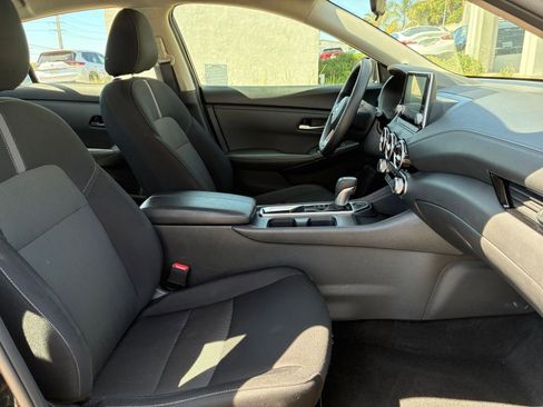 Used 2025 Nissan Sentra SV image 34