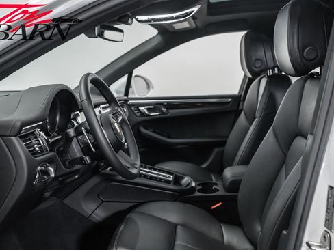 Used 2022 Porsche Macan S image 24