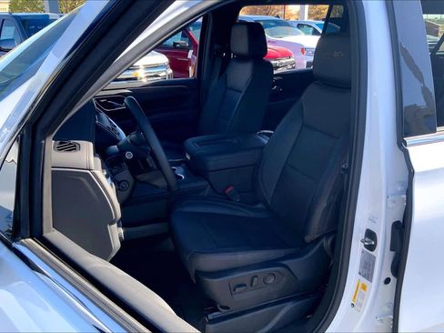 Used 2023 Chevrolet Suburban High Country RWD image 6