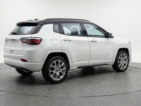 Used 2025 Jeep Compass Limited AWD/4WD image 10
