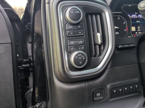 Used 2020 GMC Sierra 2500 AT4 w/ AT4 Premium Package image 27