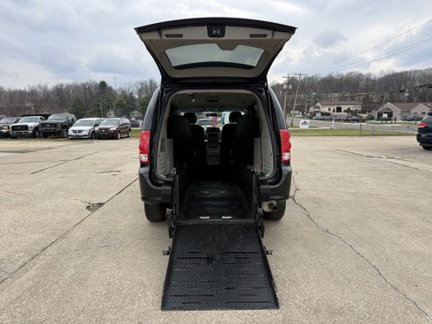 Used 2015 Dodge Grand Caravan SE w/ Quick Order Package 29E SE image 1