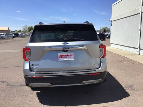 Used 2020 Ford Explorer XLT w/ Equipment Group 202A AWD/4WD image 6