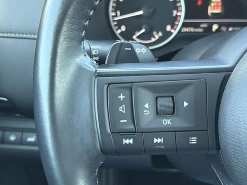 Used 2025 Nissan Pathfinder SV AWD/4WD image 23