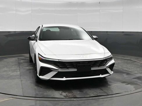 New 2026 Hyundai Elantra Sport image 2