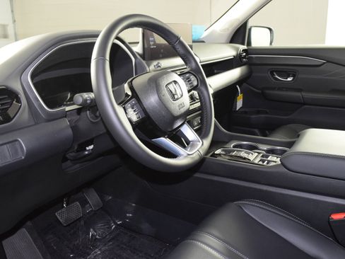 New 2026 Honda Pilot Touring image 2