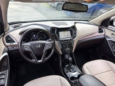 Used 2018 Hyundai Santa Fe Sport w/ 2.0T Ultimate Tech Package 05 AWD/4WD image 11
