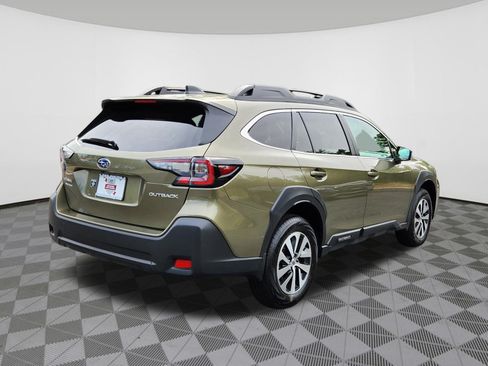 Certified 2025 Subaru Outback Premium AWD/4WD image 4