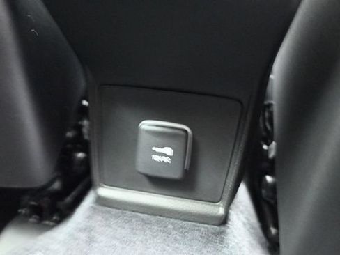 New 2026 Jeep Compass Latitude AWD/4WD image 17