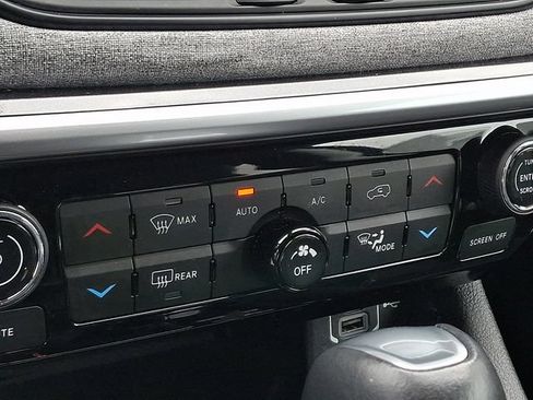 Used 2022 Jeep Compass Latitude w/ Convenience Group AWD/4WD image 16