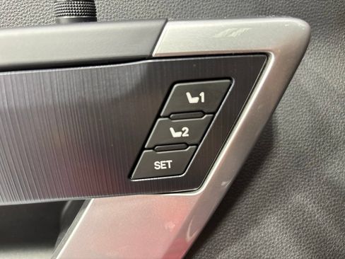 Used 2025 Toyota Tundra Platinum AWD/4WD image 58