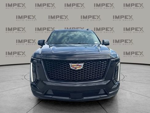 Used 2025 Cadillac Escalade Sport AWD/4WD image 8