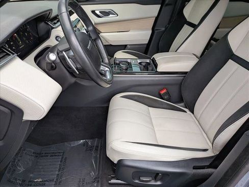 Used 2019 Land Rover Range Rover Velar R-Dynamic SE image 17