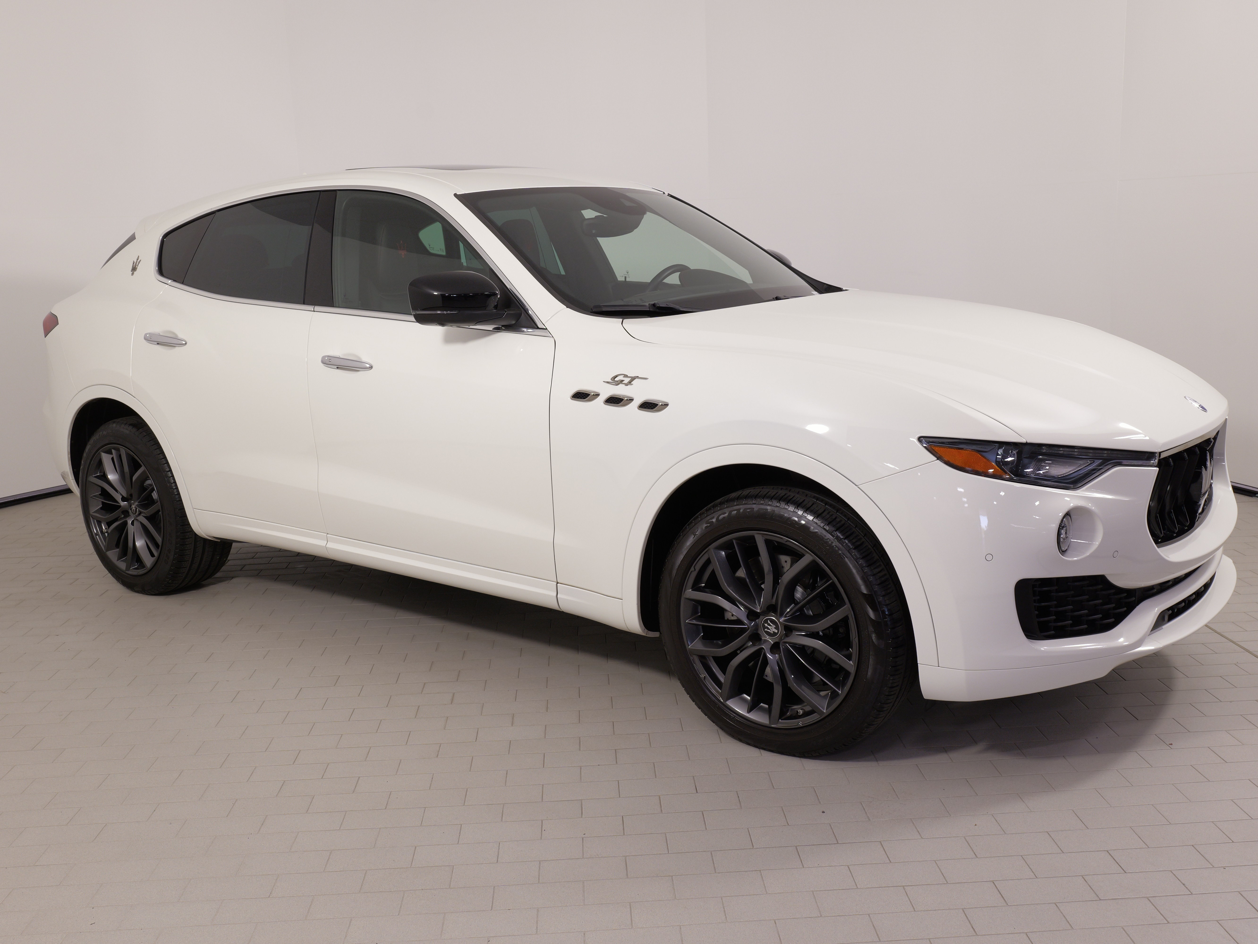 Used 2024 Maserati Levante GT Ultima AWD/4WD image 8