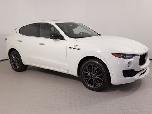 Used 2024 Maserati Levante GT Ultima AWD/4WD image 8