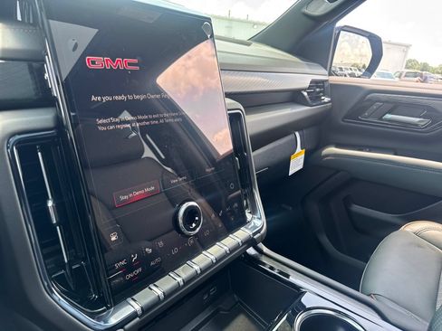 New 2026 GMC Yukon AT4 w/ AT4 Premium Plus Package AWD/4WD image 19